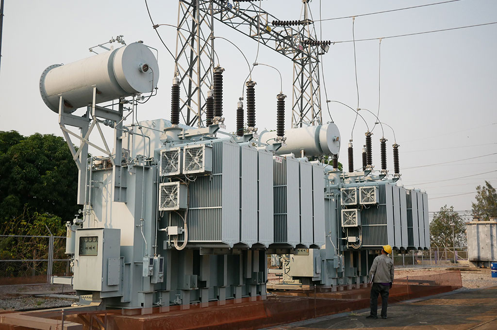 Maintenance Power Transformer in High Voltage Electrical Outdoor Substation